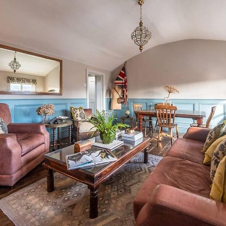 Sarah'S - A Townhouse Apartment In Georgian Holt هولت المظهر الخارجي الصورة