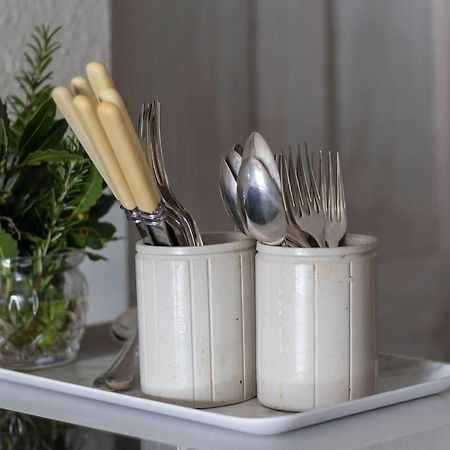 Sarah'S - A Townhouse Apartment In Georgian Holt هولت المظهر الخارجي الصورة