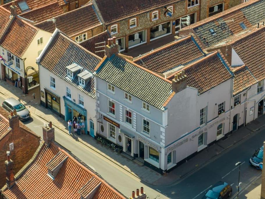 Sarah'S - A Townhouse Apartment In Georgian Holt هولت المظهر الخارجي الصورة